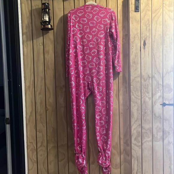 hello kitty onesie 🐾 - Picture 3 of 4